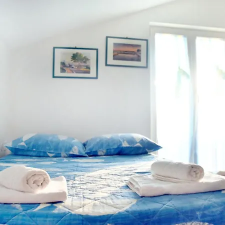 Anita 3 By Interhome *
